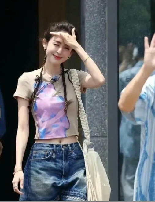 娜扎随随便便一穿都有高级感，这身材绝了​​​