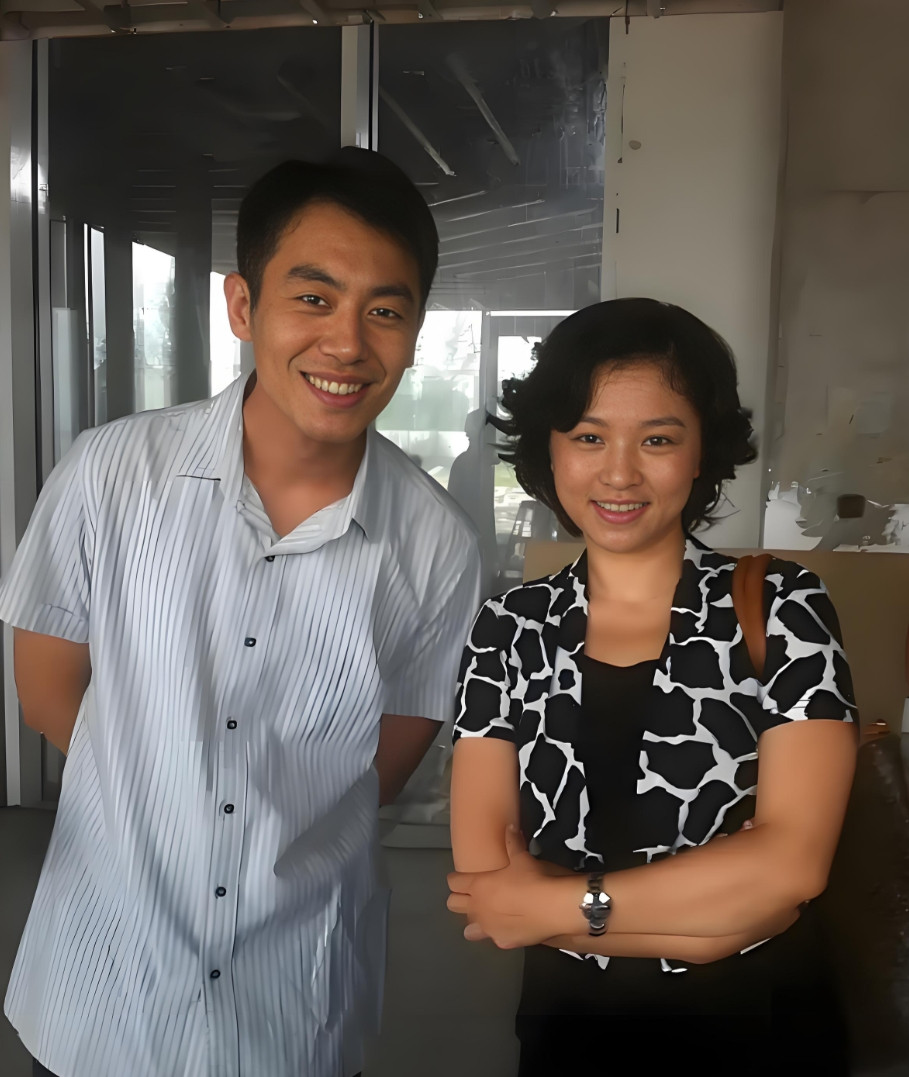 能认识这两位演员的，可不是一般人，特别是右边这位女演员。左边的帅哥，1984
