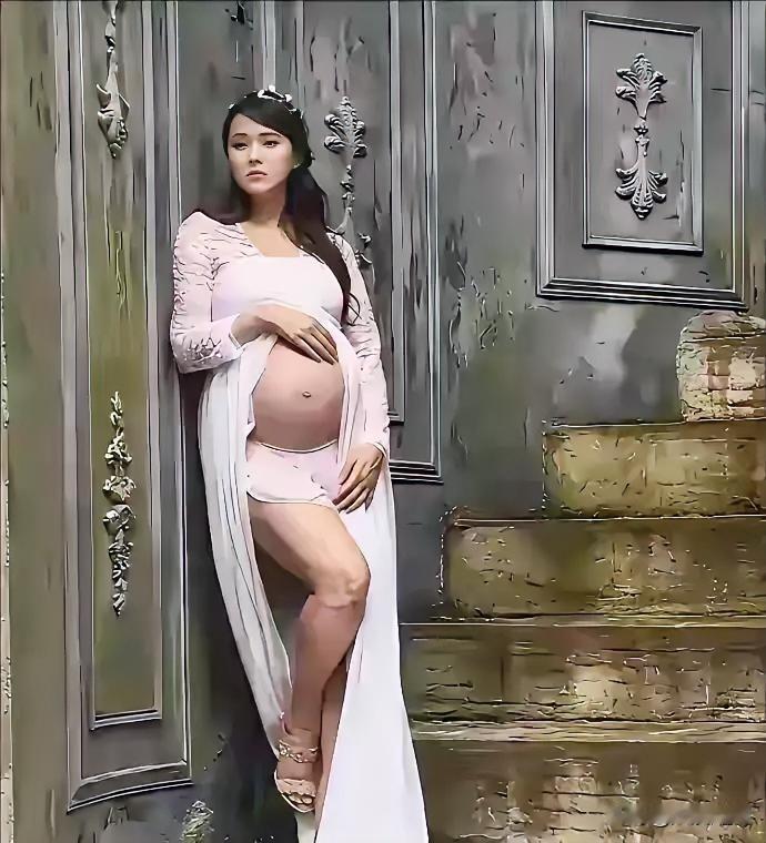 优雅孕姿，静候新生命的降临。仙气流孕期写真自然风孕照孕晚期姿势日常感孕照