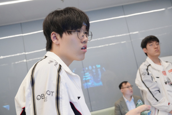 AL轻松晋级前四名 将迎战BLG与JDG的胜者 S赛积分已保底70分