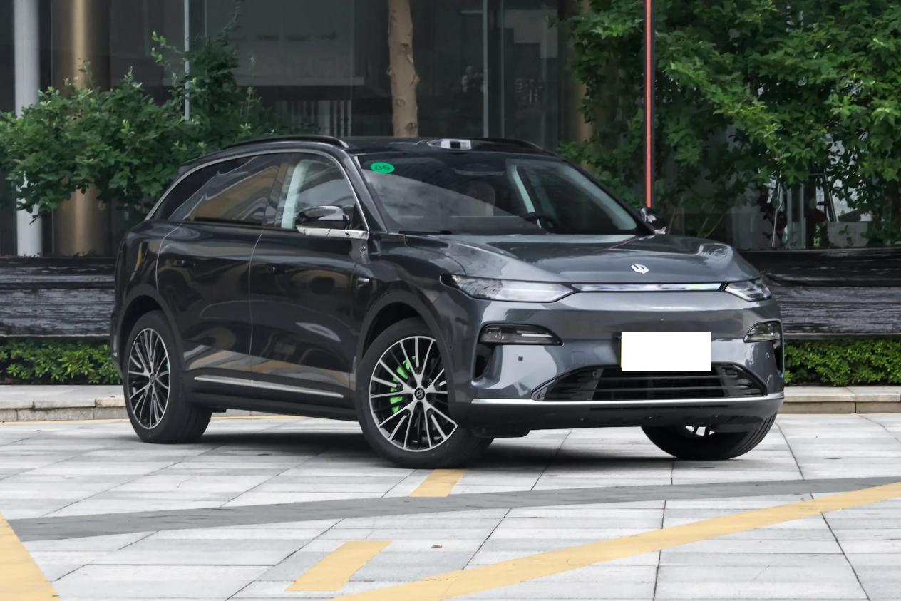 宋UltraEV开启预售，能闭眼买吗？ 要我说买肯定能买，毕竟第二代刀片电