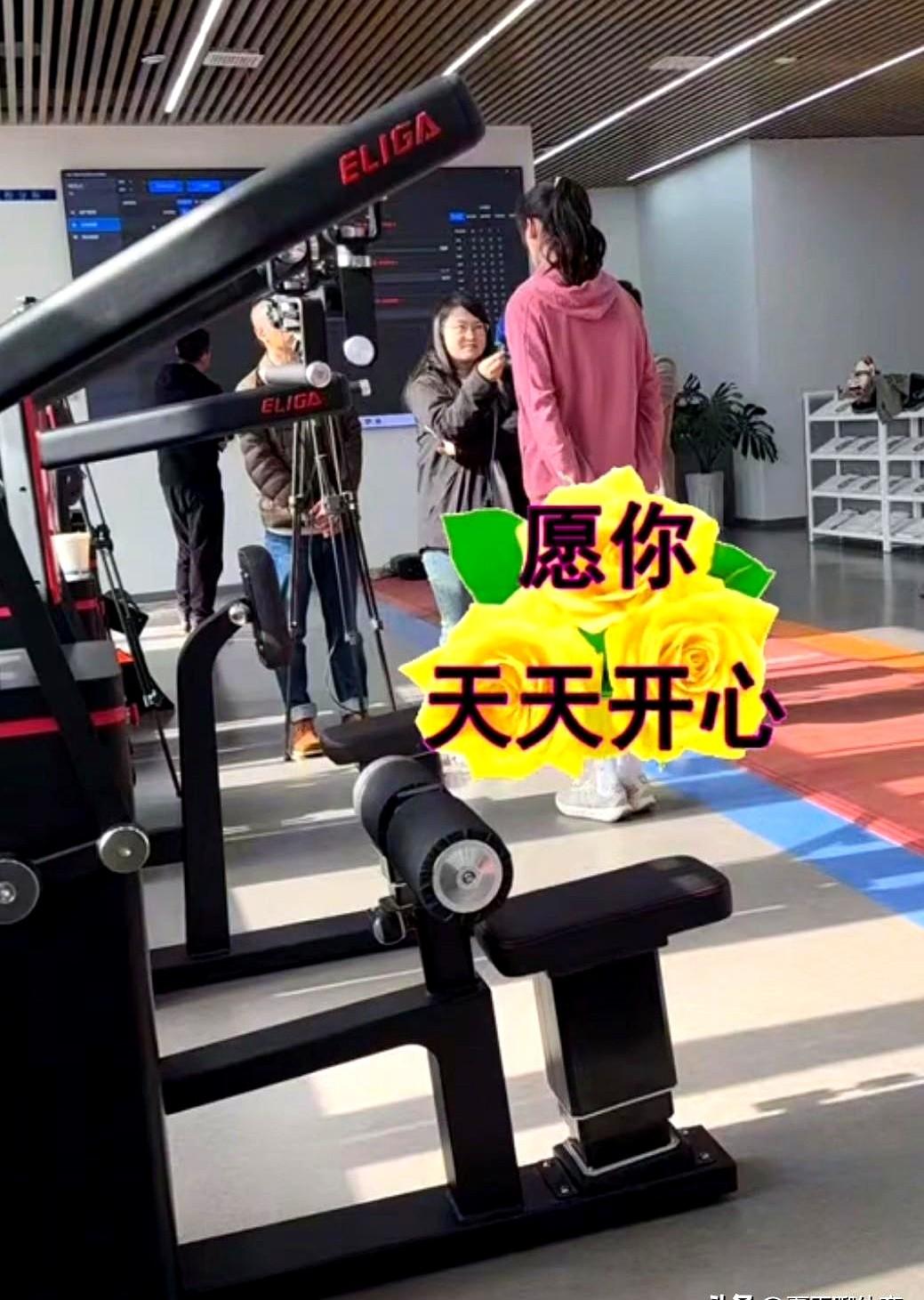 以后看李盈莹打球，真得熬夜了。25岁的李盈莹官宣留洋米兰，这事儿不简单。直接