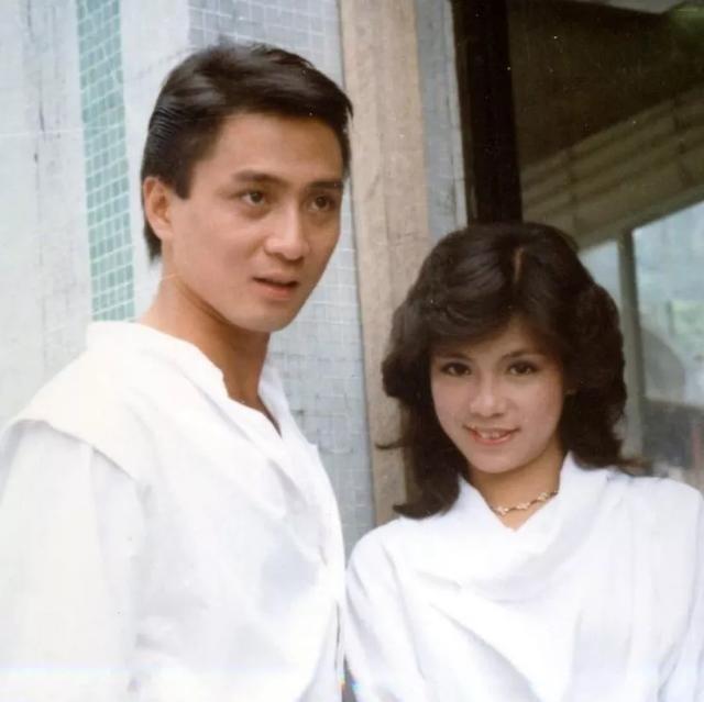 在一次发布会上，记者问汤镇业：“您是曾经的无线五虎，现在刘德华片酬高达5000w