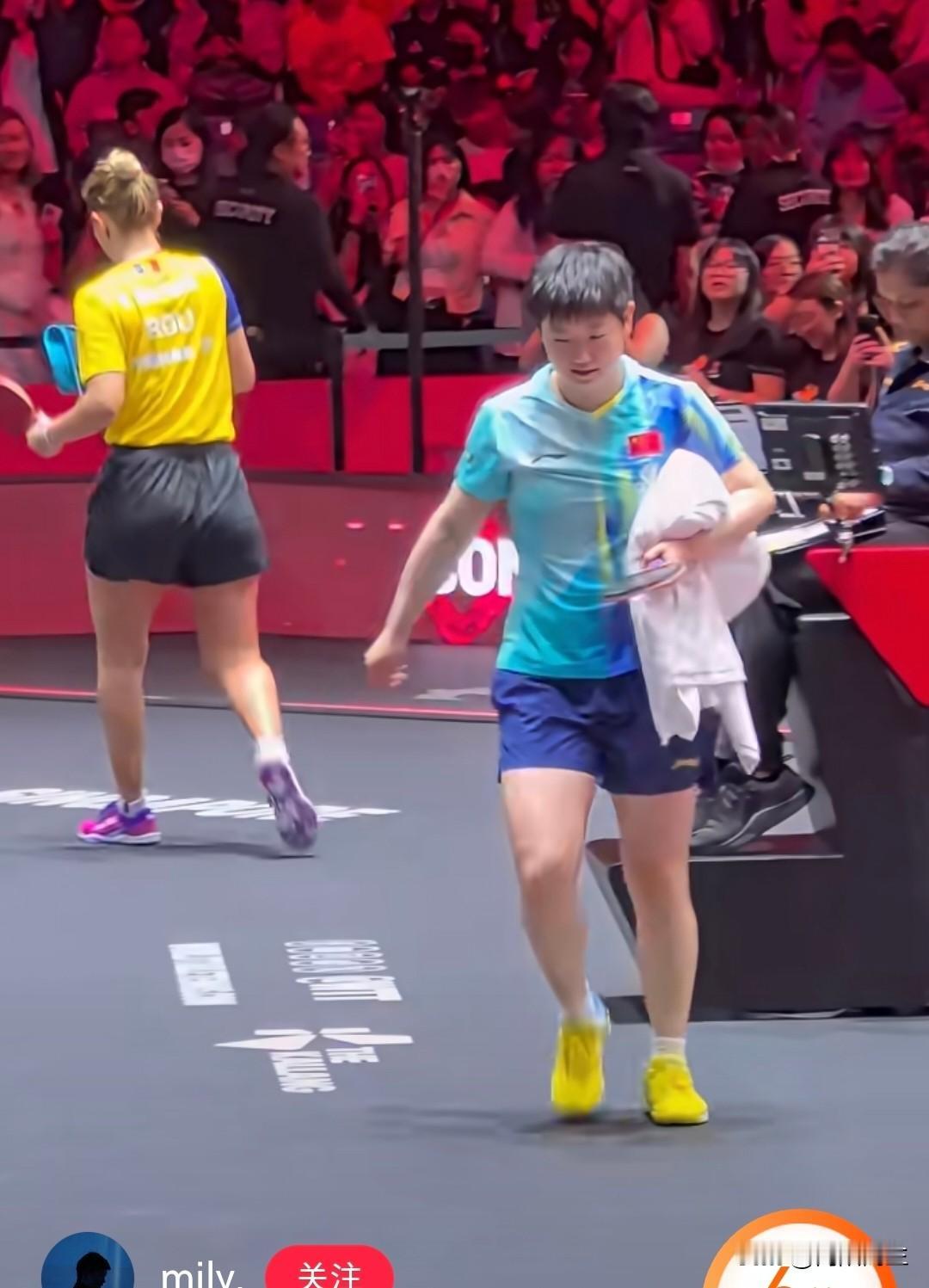 刚才看孙颖莎那场比赛，真的把我给急出一身汗！马琳在场边那个嗓门大得，隔着屏