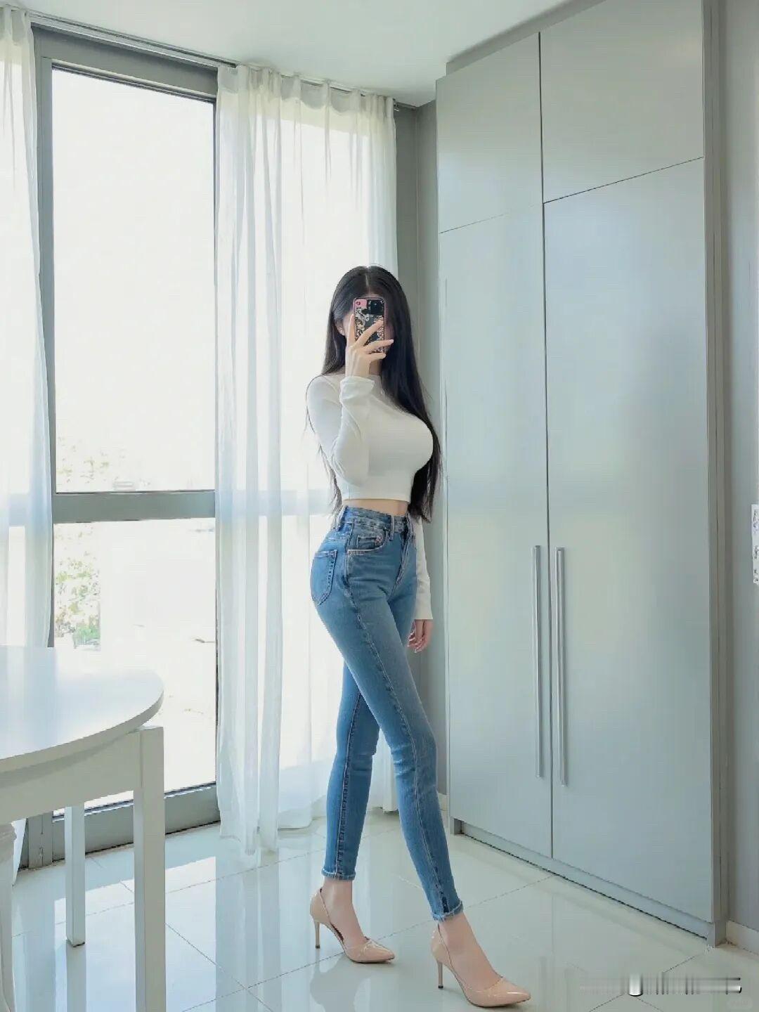 姐妹们，这套真的绝了！穿上立马显瘦显高，谁穿谁好看！[比心][比心][比心]高