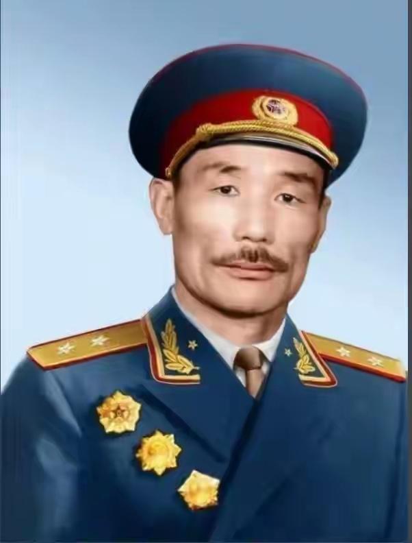 1969年，已经靠边站几年的孙毅中将，被副总长王新亭突然关心上了，问他每天都干什