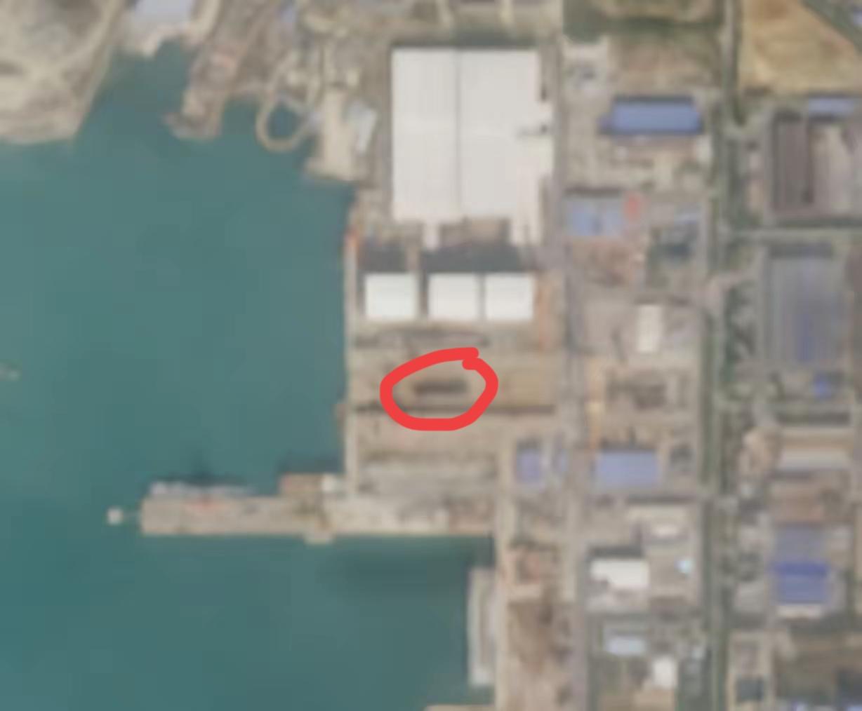 055万吨大驱14号舰下水后新坞有了新动向，难道是传说中的055B还是最近在军迷