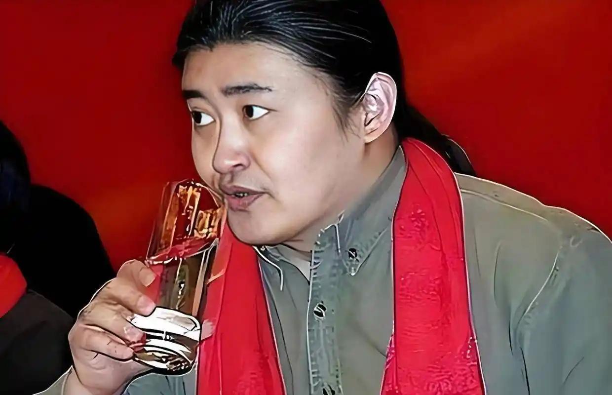 63岁，当今的时代可谓很年轻了。而刘欢，享有盛名，肯定是不缺钱的，63岁就没了。