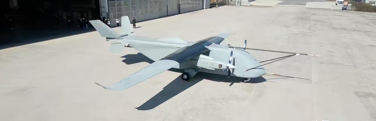 别觉得无人飞机都是小个头，我国首款无人空中重卡马上就要首飞了，这款名为长鹰-8的