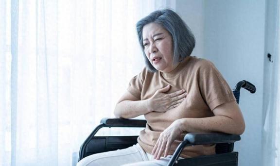 心衰的“源头”很可能与一个我们每天都在做的习惯息息相关——不良的饮食习惯。近