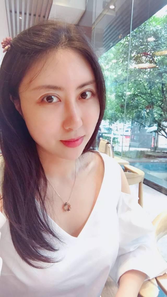 贾浅浅抄袭被撤销学位，我不知道她老爸贾平凹生不生气，我只知道有一个人很开心，