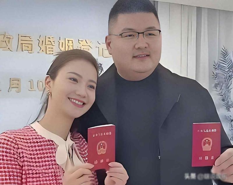 猴哥离婚了，粉丝炸锅了，背后谁在数钱？2025年10月8日，汽车博主猴哥发