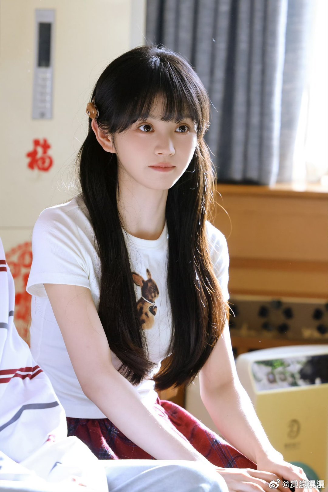 田曦薇怎么洗把脸就来演林知夏了褪去精致妆造依旧亮眼，干净柔和的气质，与林知夏温柔