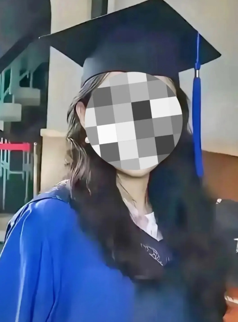 这个杨某媛，千不该万不该，不该在官司败诉之后炫耀，这下好了，硕士论文被扒出来了，
