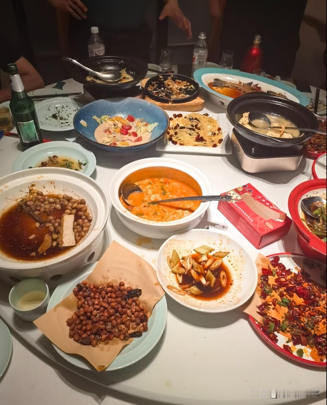 当年的二孩概念确实坑了不少人啊，昨天晚上有个饭局，其中一位原来养猪的哥们这几年投