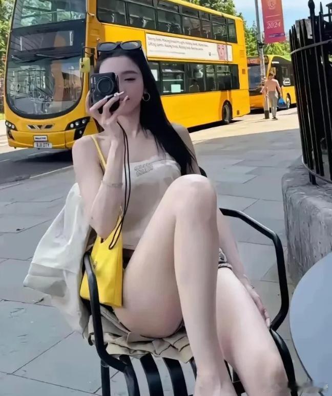 这样的女朋友你能放心她在国外留学几年才回来吗