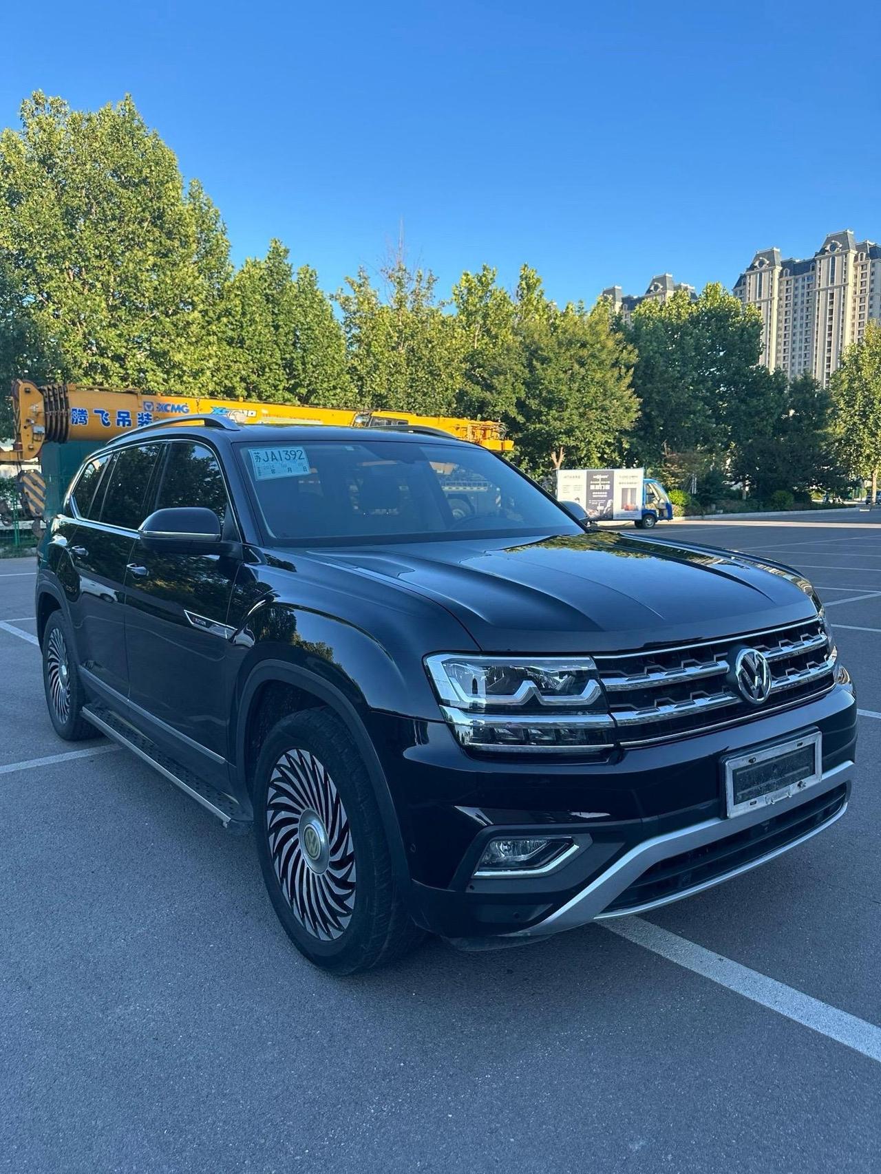 大众途昂和福特探险者，选哪个好呢？自驾游选车，核心看路况、载人载物和实用配置