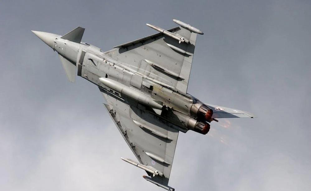 孟加拉国没有买我们的歼-10C，没有买法国的阵风战斗机，最终和意大利签署了台风战