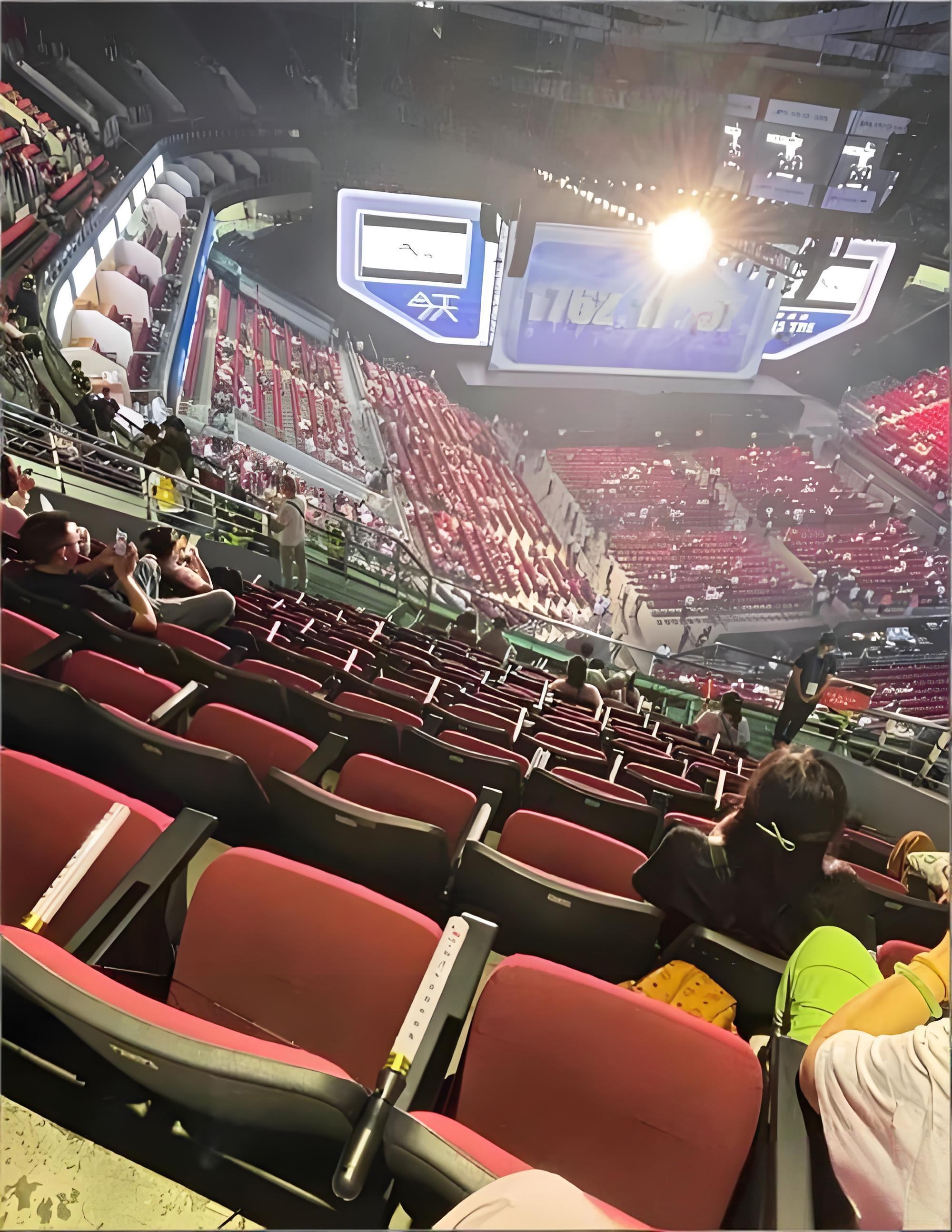 演唱会这种座位真的存在吗？感觉好不安全