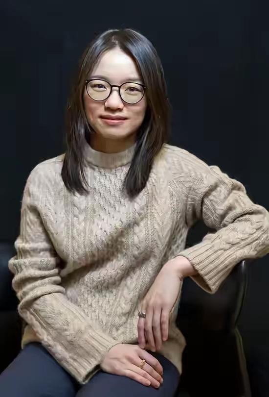 看了王虹的经历，如果当年没去法国，她将一事无成。她的感谢词里，每天提到北大导师