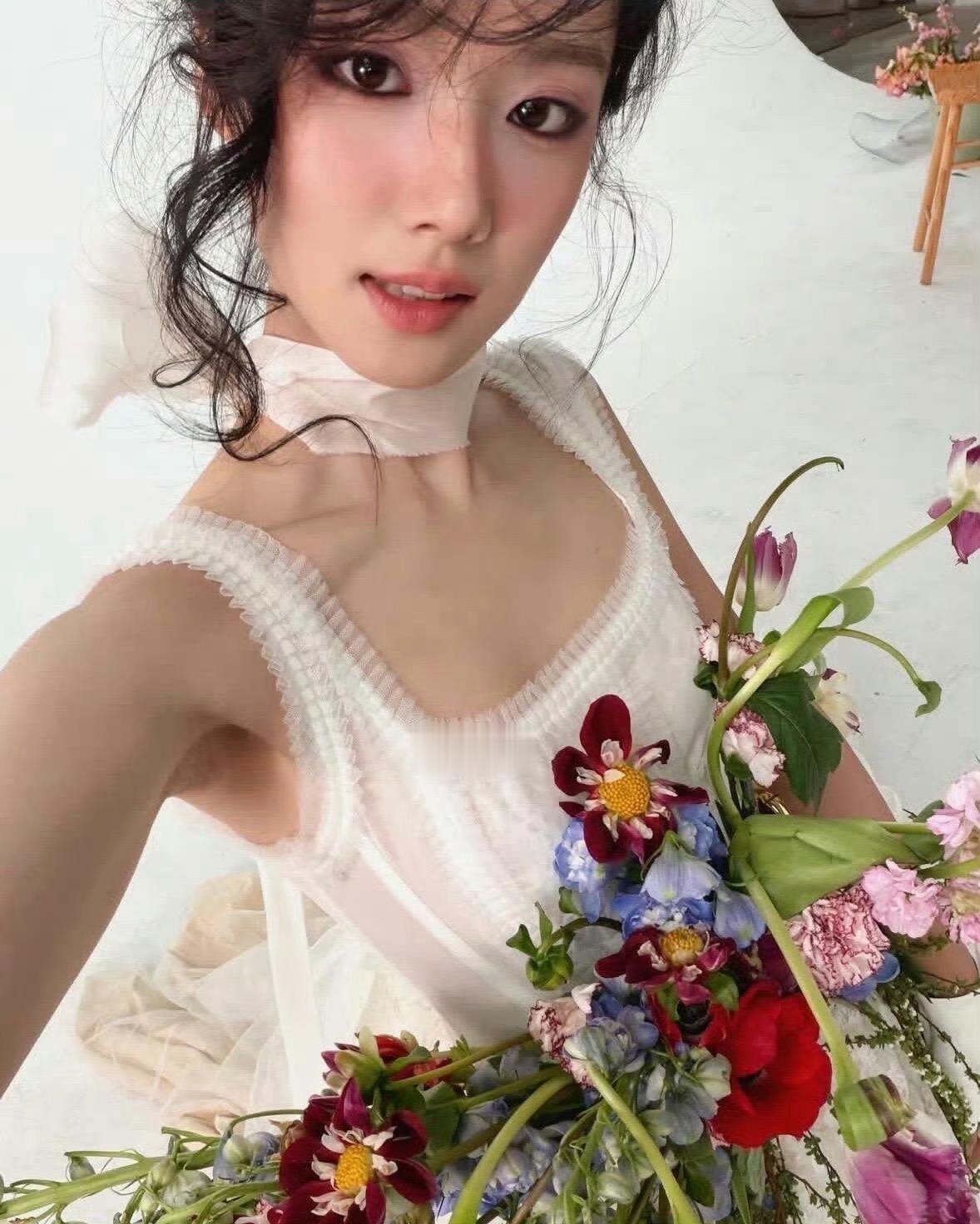 卢昱晓全包眼线造型这个噜噜晓会不会过于貌美了女神你要我微信不要