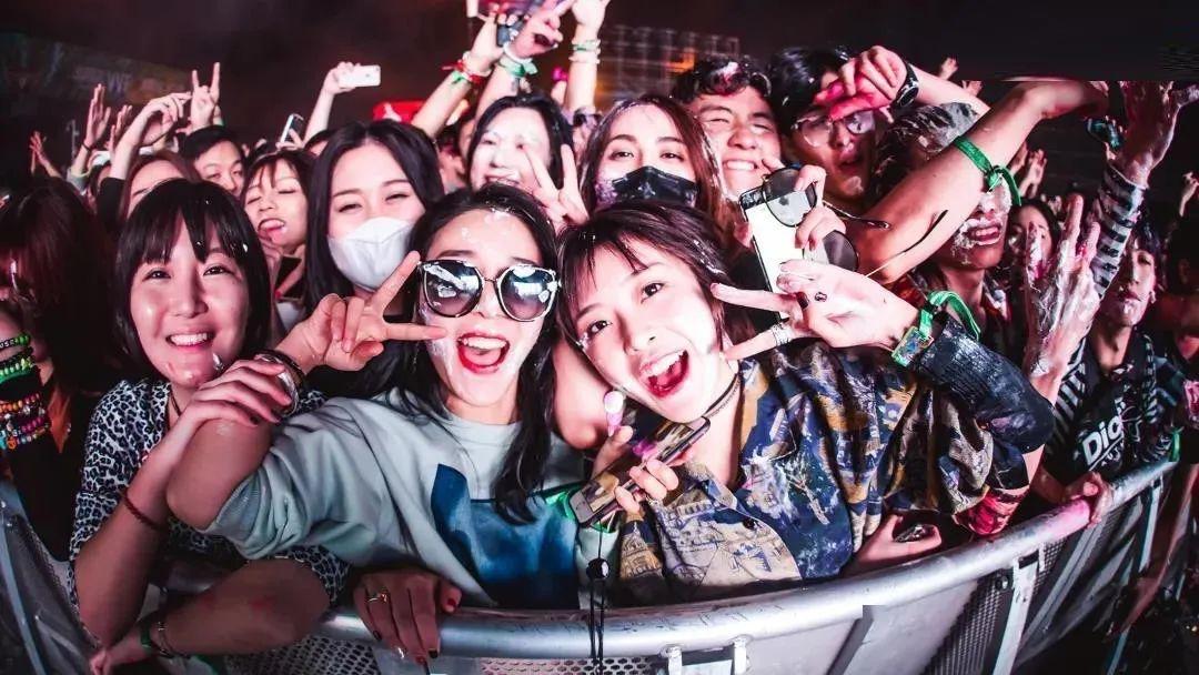 风向变了，美国万万没想到，好不容易按住了华为这条东方巨龙，没想到中国又有新突破，