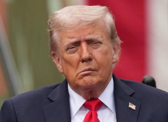 美国要是不当全球霸主了，那英国就没儿子可用了，英国从日不落帝国时开始，到后来美国
