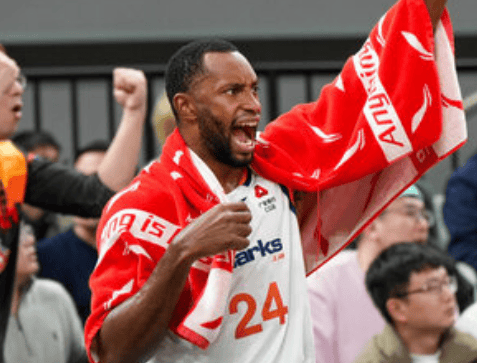 青岛队记: 在要劲的比赛里, 弗格还是值得信任的大心脏球员