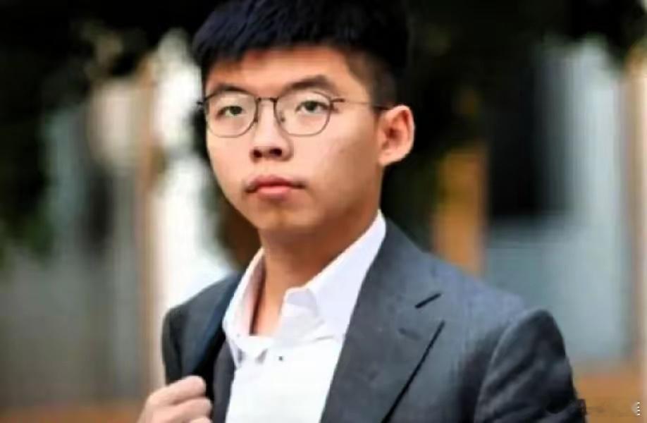 黄之锋今年30岁，我帮他算了一笔账。他进去时24岁，如果按最重的情形，出来至少4