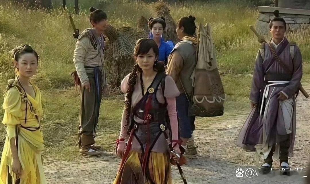 尴尬了，穷剧组都是实景拍摄
