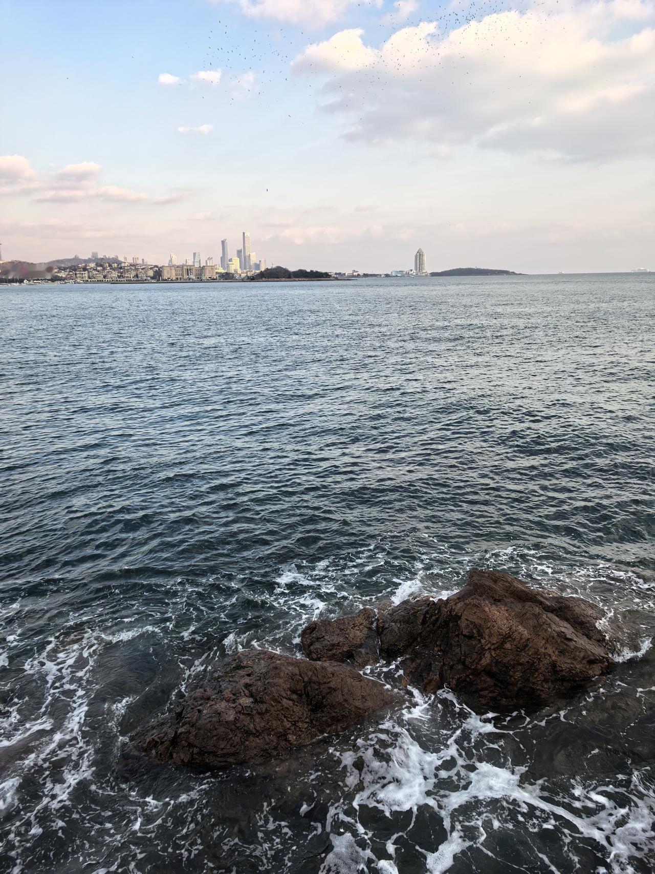 硅谷，那么多高级人才，那么多资金，为什么研发不出Manus这么厉害的全能型AI