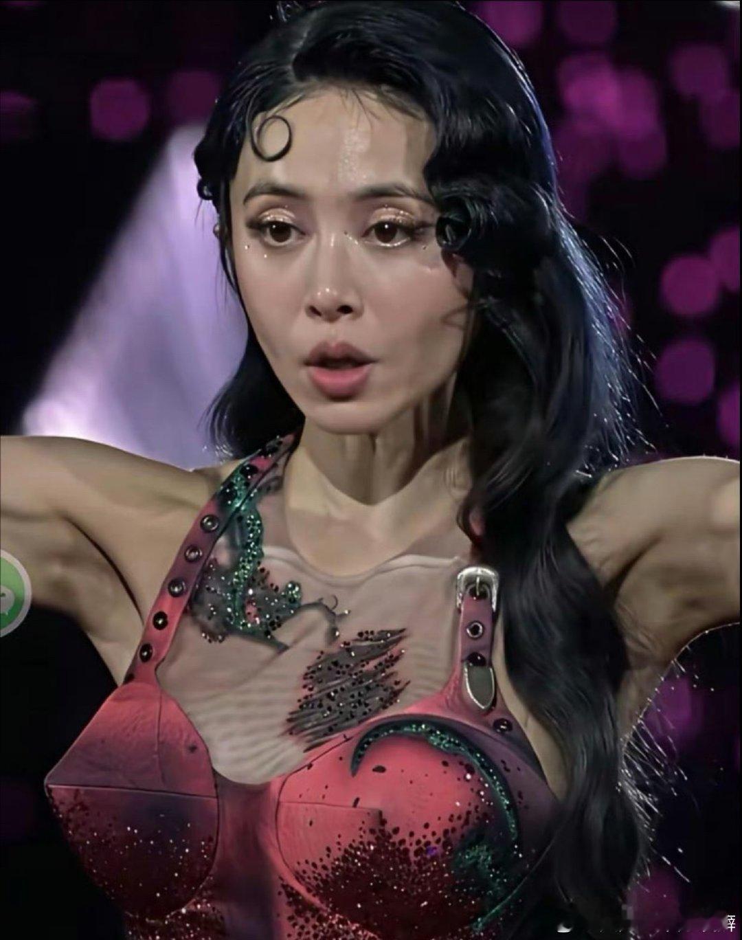 蔡依林演唱会抓拍，看起来十分显年轻啊​​​
