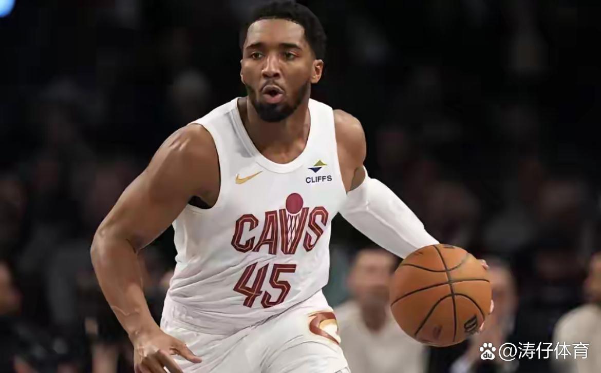 骑士队韦德出战19分钟，得分挂零，正负值负10全队最低。阿伦不在，莫布利就得顶