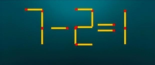 用火柴摆出的等式“7-2=1”，现在要你**只移动1根火柴**，让等