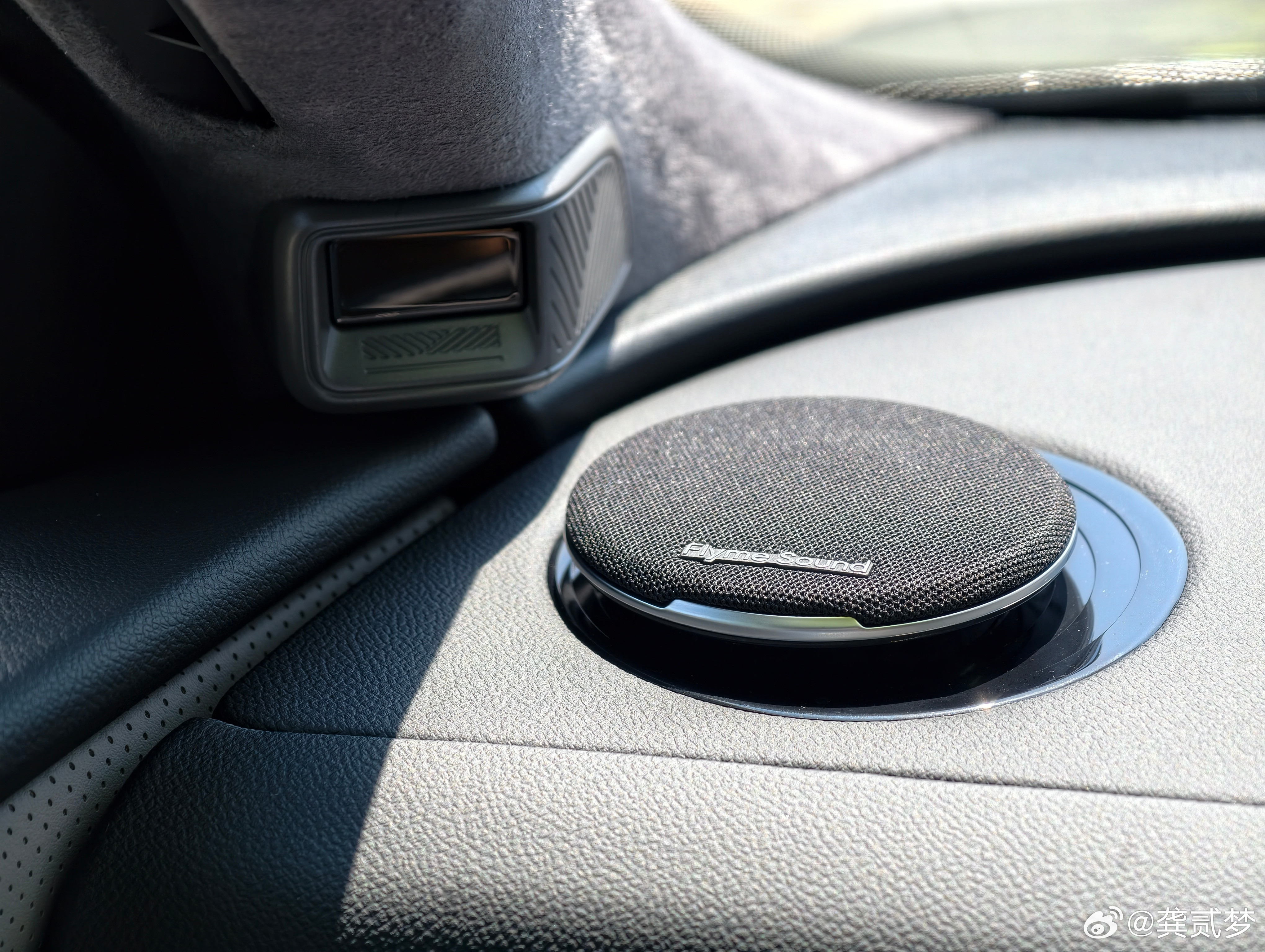 要说去年最火的一台中大型轿车，我觉得星耀8可以有，不过当时续航只有两个版本60k