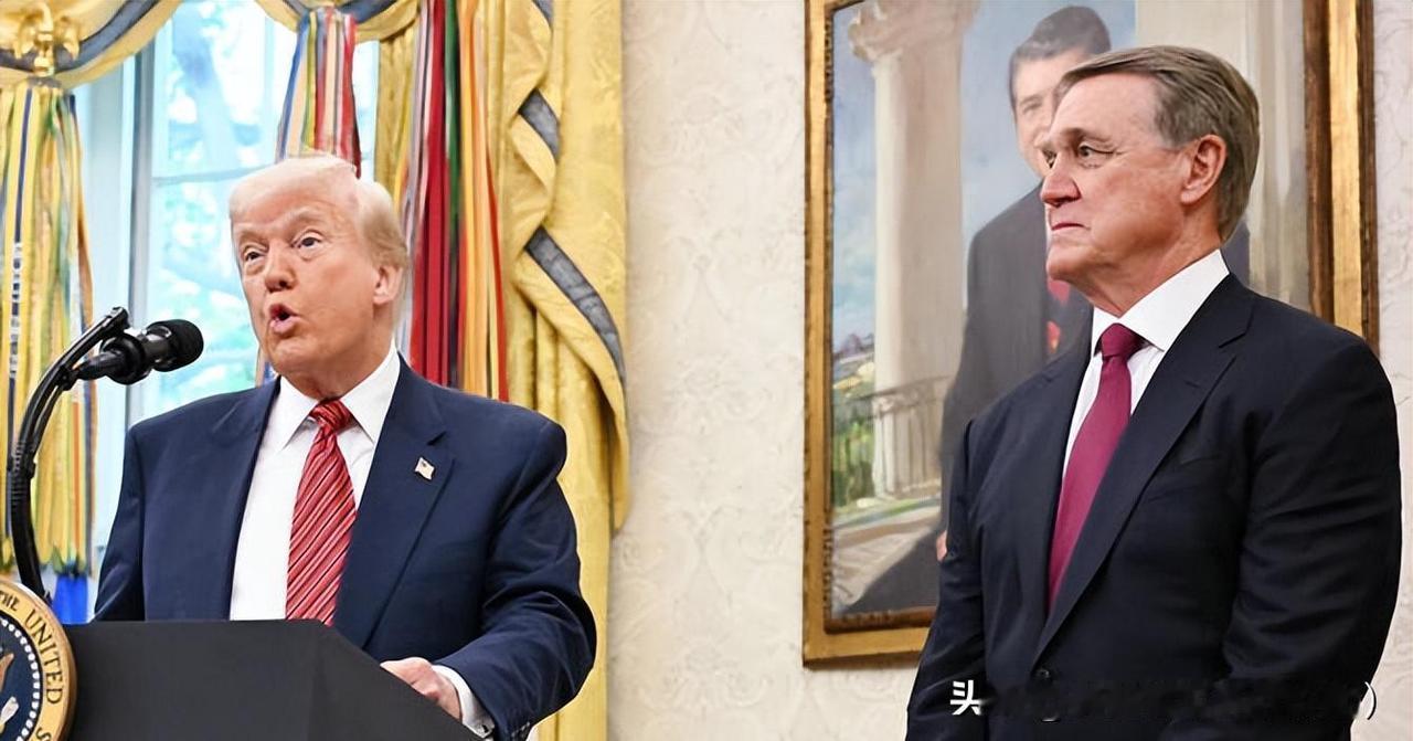 特朗普突然召回驻华大使，背后有大动作？白宫一条简短行程，反倒把信号放大了。特