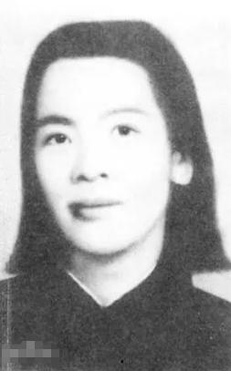 1984年，贺子珍在上海病逝时，最初的葬礼方案是其实是按照副省级待遇进行操办的。