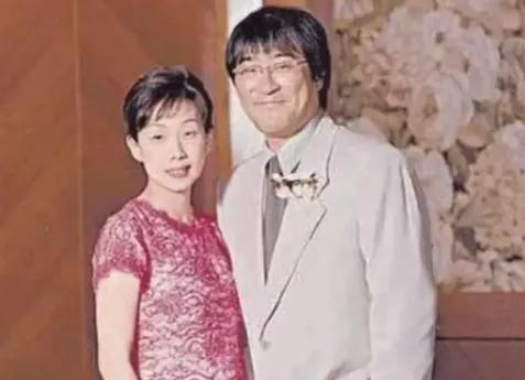 1994年，李宗盛婚内爱上林忆莲，两人为了寻求刺激就悄悄同居，结果没多久，林忆莲