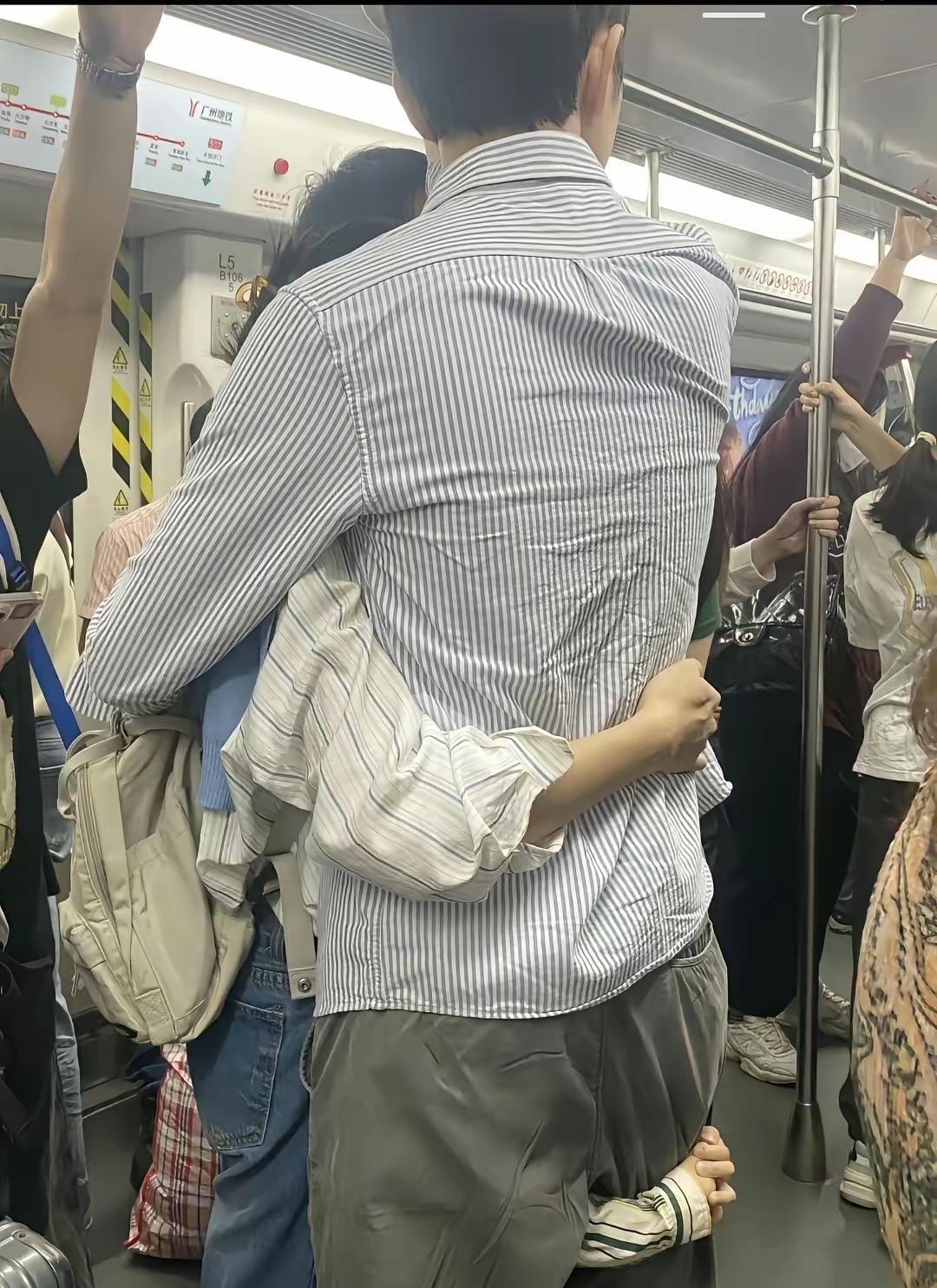 这是我见过最有魅力的男人能让一个女人上瘾的男人不是他的才华和相貌而是他身上