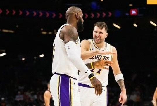 湖人今天虽险胜太阳，但仍暴露的三大核心问题！最后一点不解决湖人难堪大用！其一:进