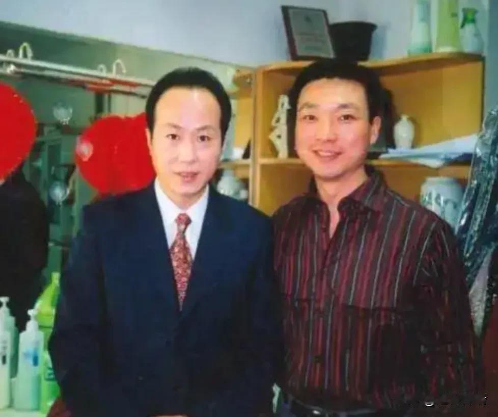 著名主持人罗京，去世多年后，母亲患上老年痴呆，没曾想，妻子带着儿子改嫁了一位富商
