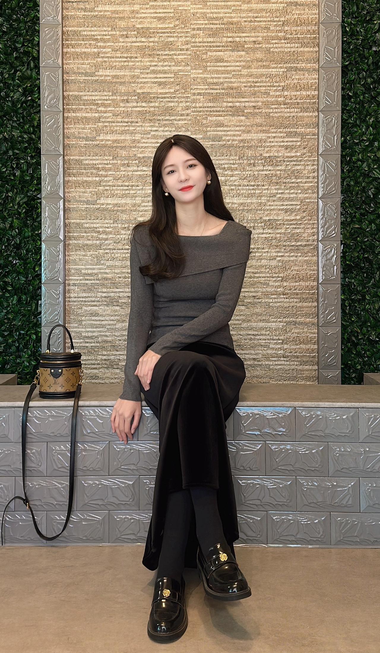 爱人先爱己，当你爱自己的时候，全世界都会爱你..针织衫冬季穿搭女装