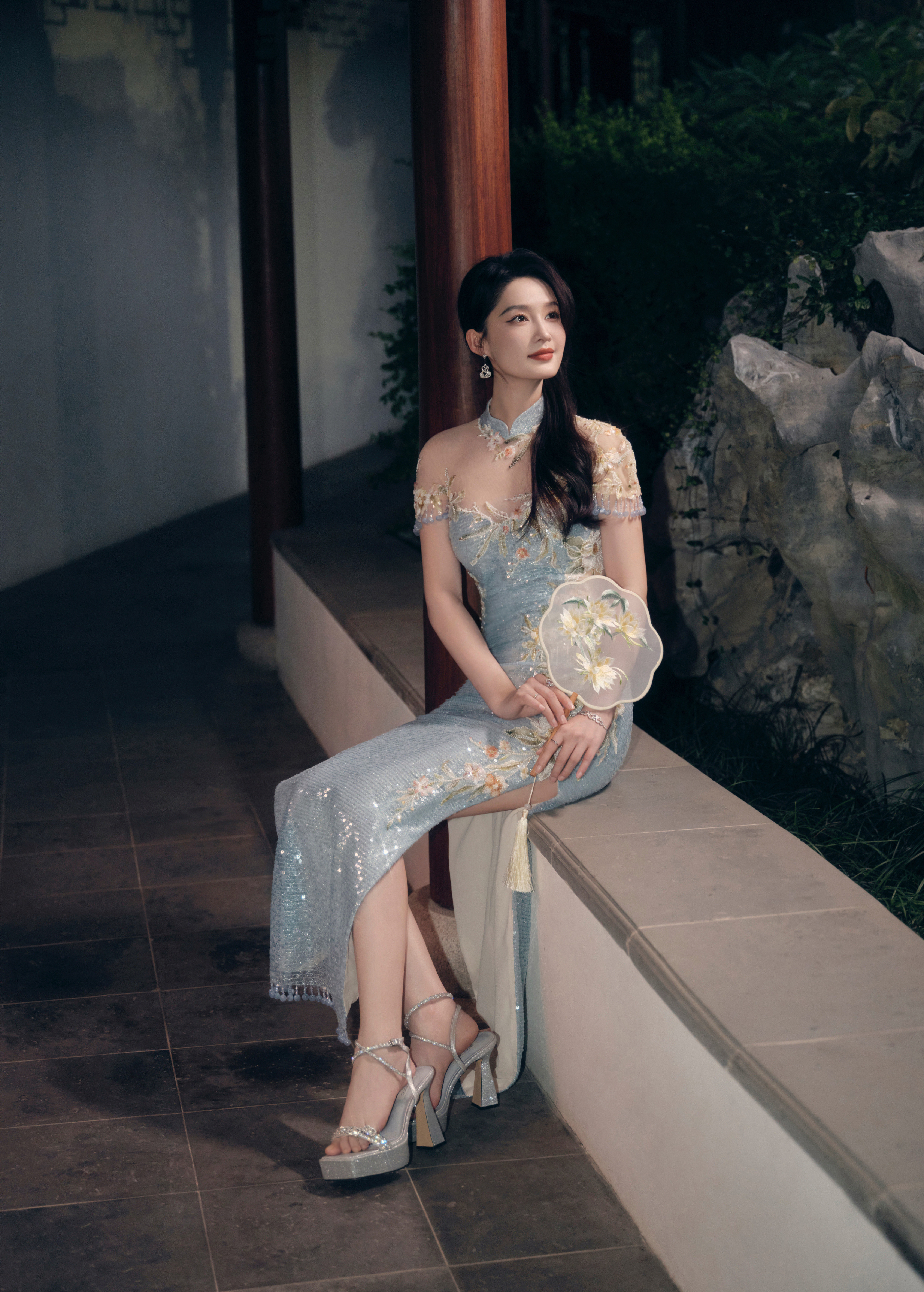 秦岚夸李沁像清水芙蓉般漂亮正月初三富贵平安旗袍美人李沁🏮