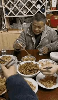谈了一个男朋友，处了半年多，对男友各方面都很满意。趁着国庆假期，约了双方家人见