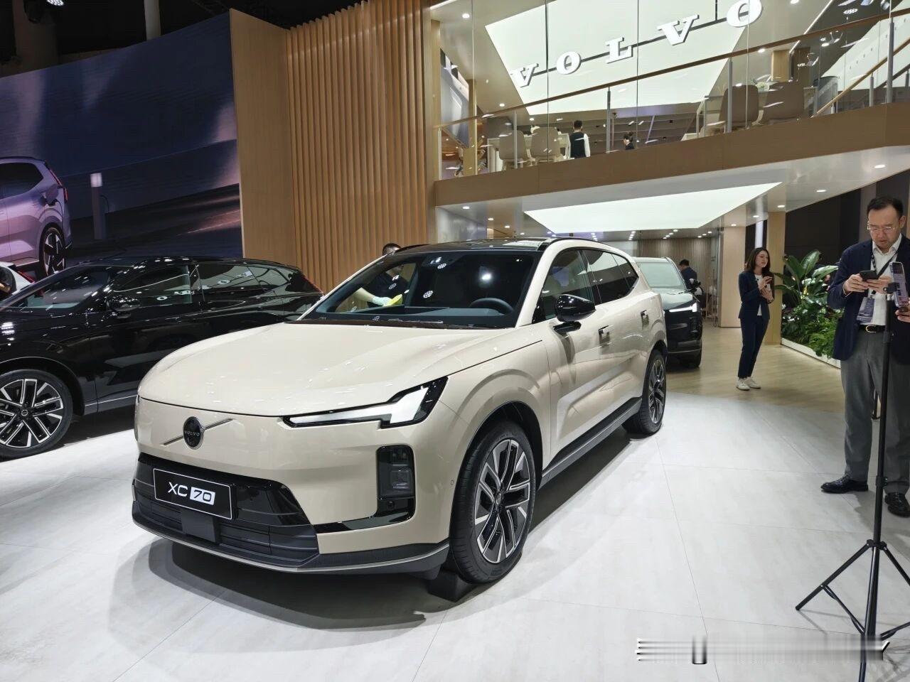 ‼️‼️2025年的成都车展首发新车还是非常多的，其中让我印象最深刻的就是沃尔沃
