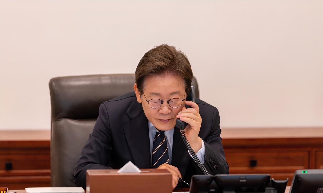 李在明考虑参加中国阅兵当地时间7月2日，中国通过外交渠道向韩国政府询问李在明是