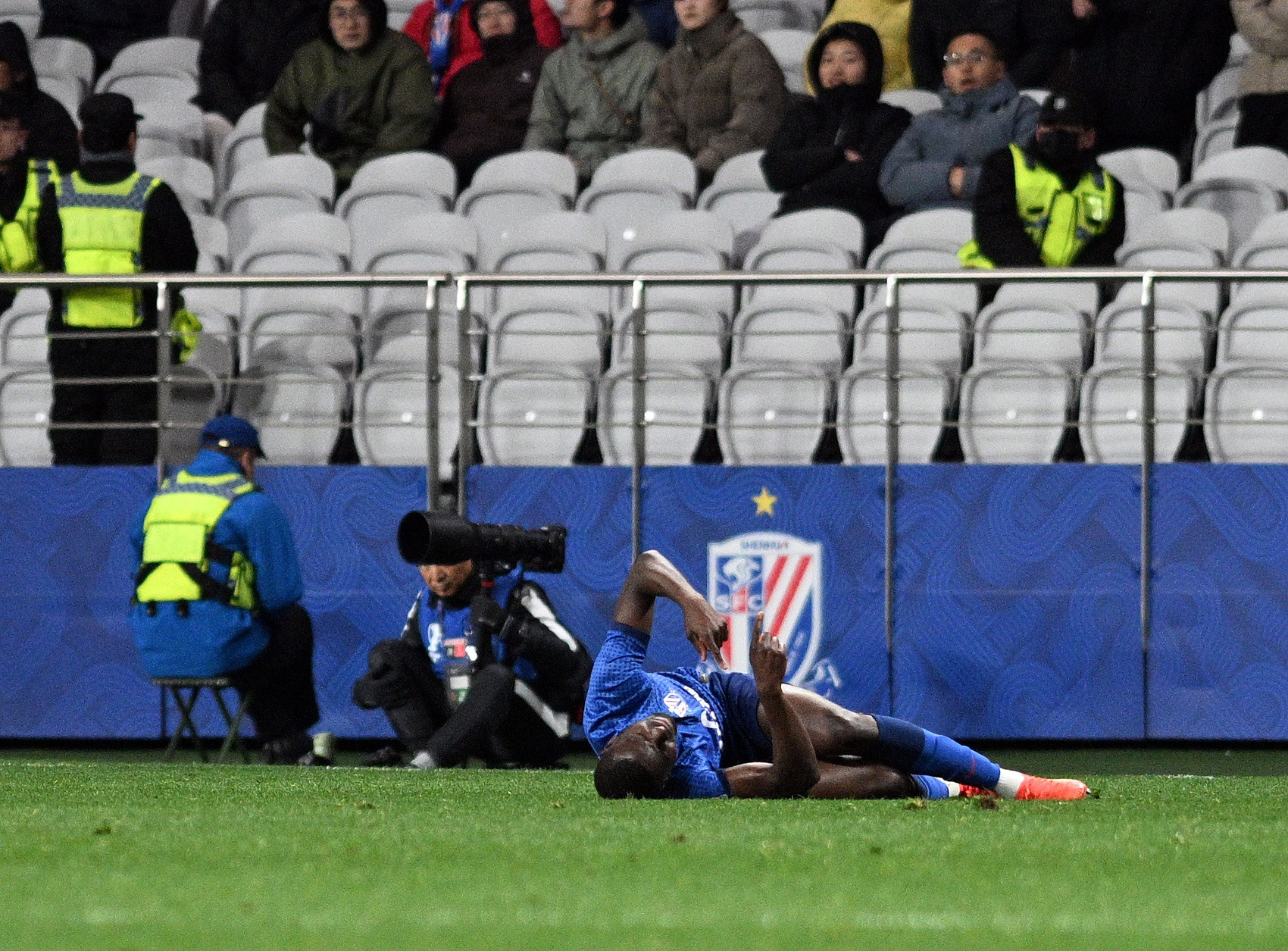 媒体人: 盖伊将替换阿马杜, 申花会让后者踢完最后两场亚冠