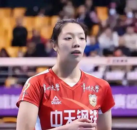施海荣能否在主场变阵是江苏女排半决赛能否战胜天津女排的关键，首场半决赛天津女排0