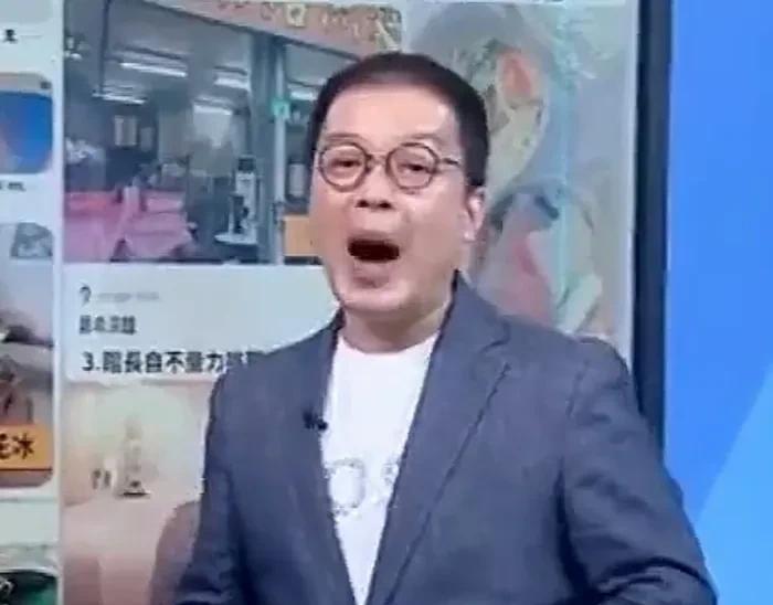 台湾省媒体人钟年晃叫嚣称，馆长这次去大陆，他什么都要很惊讶！他看到什么都哇哇哇！