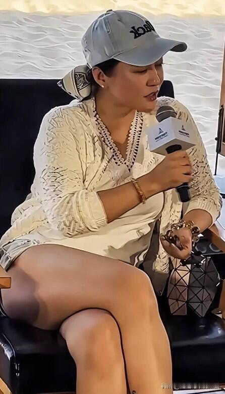 为什么现在的审美都觉得照片中的这位女明星太胖了呢？难道只有哪一种白幼瘦，排骨身材